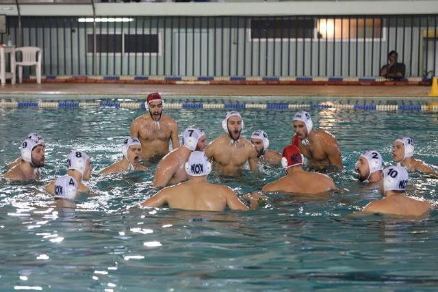 Τα παιδιά του Ν.Ο. Χίου/Astra Airlines έκαναν εύκολο το πέρασμά τους από τον Άλιμο, επικρατώντας με 12-5 του Καλαμακίου. Μπορεί να κόλλησαν επιθετικά στο 1ο οκτάλεπτο όμως όταν πήραν μπροστά καθάρισαν άνετα το παιχνίδι.  Φωτό: Κώστας Μ. Αναγνώστου