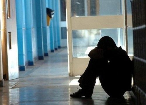 Άγριος ξυλοδαρμός μαθητή από συμμαθητές του στην Κω Οχτώ μαθητές περίμεναν τον 15χρονο έξω από το σχολείο του και του επιτέθηκαν, χτυπώντας τον στο πρόσωπο και το σώμα