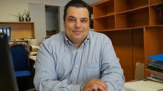 Kώστας Τσακός, διαχειριστής πολυκατοικιών