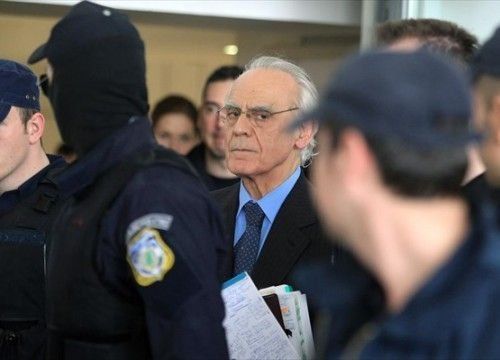 Ο πρώην υπουργός αρνήθηκε και πάλι τα πάντα, υπό τις παρατηρήσεις Ζήγρα ότι "κατέστρεψε τη χώρα και συνεχίζει να μιλάει" 