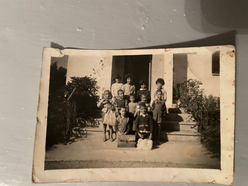 Φωτογραφία του 1968 με τους τελευταίους μαθητές του σχολείου Λεπτοπόδων