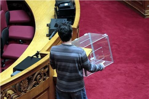 Η κωμωδία της Novartis  στη Βουλή