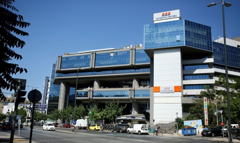 Rebranding στα 15 νέα καταστήματα της Παγκρήτιας Τράπεζας μετά την απορρόφηση της HSBC στην Ελλάδα Rebranding στα 15 νέα καταστήματα της Παγκρήτιας Τράπεζας μετά την απορρόφηση της HSBC στην Ελλάδα