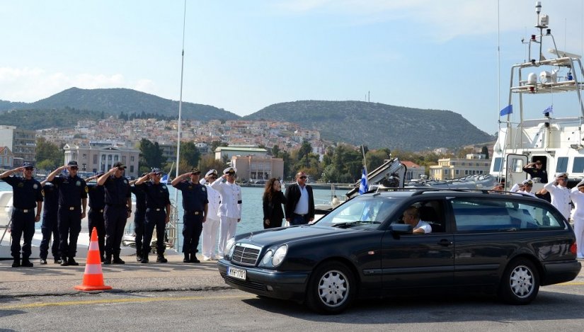φωτο αρχείου από την κηδεία του Λιμενικού Κυριάκου Παπαδόπουλου στη Λέσβο φωτο αρχείου από την κηδεία του Λιμενικού Κυριάκου Παπαδόπουλου στη Λέσβο