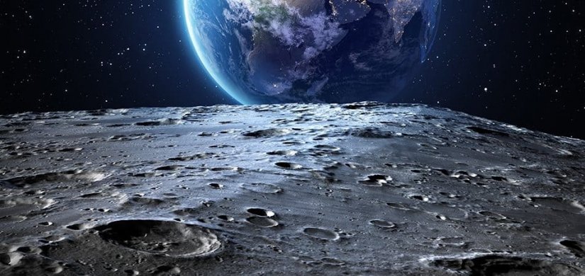 moon_earth
