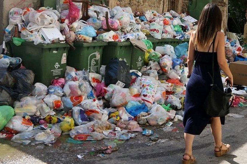 τόνοι σκουπίδια