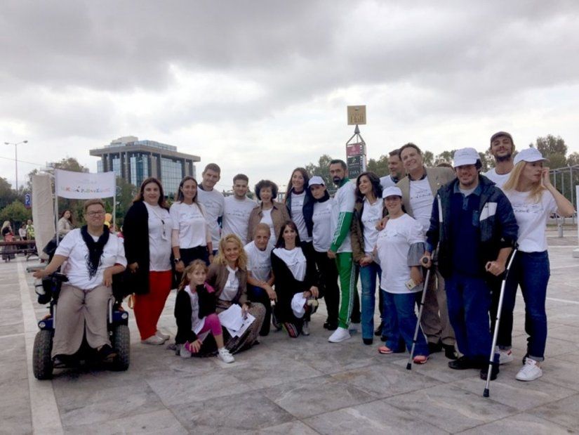 Στιγμιότυπο με μέλη της ομάδας, που συμμετείχαν στην εξερεύνηση της Αθήνας με τους «Μικρούς Ροβινσώνες».