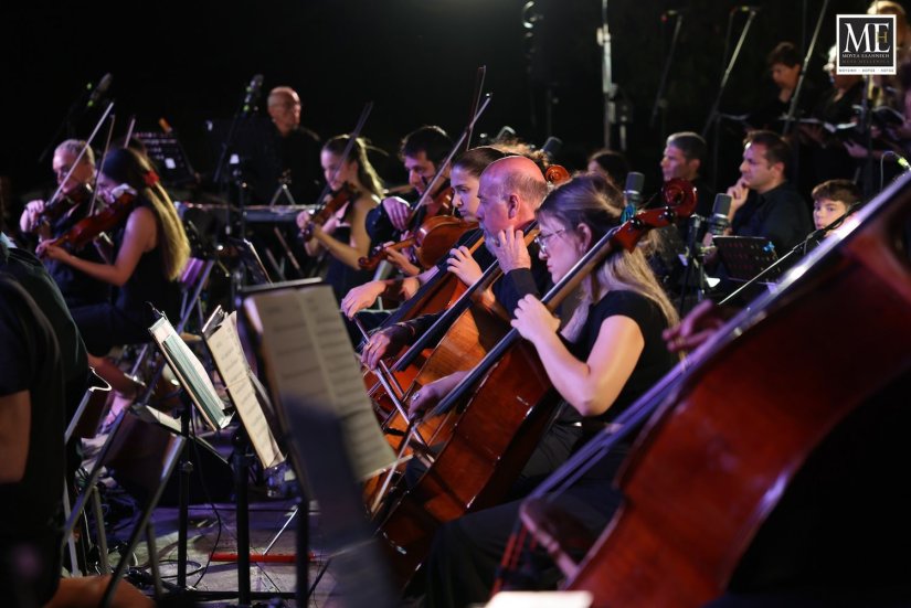 30 μουσικοί από Χίο, Αθήνα, Γερμανία και Βοστόνη στο θέατρο Καστρομηνά