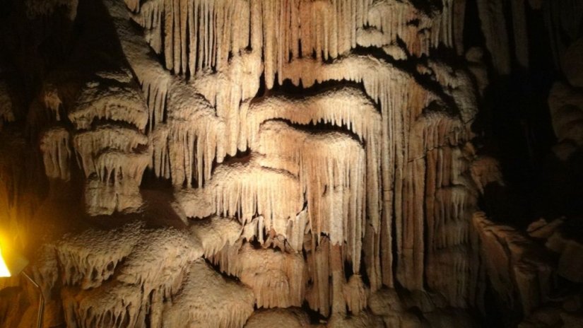 Από το εσωτερικό του Σπηλαίου Από το εσωτερικό του Σπηλαίου