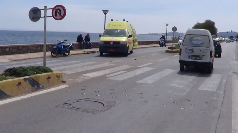 Το σημείο, που βγήκε έξω το ΙΧ χωρίς να προσέξει το δίκυκλο Το σημείο, που βγήκε έξω το ΙΧ χωρίς να προσέξει το δίκυκλο