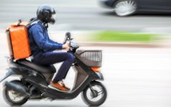 Ντελίβερι… Κατά συνείδηση… Ντελίβερι… Κατά συνείδηση…