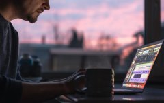 Γραφείο είναι όπου υπάρχει μια οθόνη