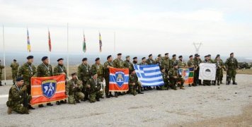 Αριστερά η σημαία της 96 ΑΔΤΕ Αριστερά η σημαία της 96 ΑΔΤΕ