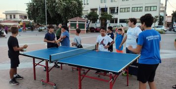 Δεκάδες παιδιά έπαιξαν και γνώρισαν την επιτραπέζια αντισφαίριση Δεκάδες παιδιά έπαιξαν και γνώρισαν την επιτραπέζια αντισφαίριση