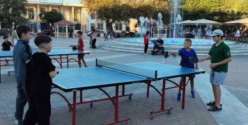 Δεκάδες παιδιά έπαιξαν και γνώρισαν την επιτραπέζια αντισφαίριση Δεκάδες παιδιά έπαιξαν και γνώρισαν την επιτραπέζια αντισφαίριση
