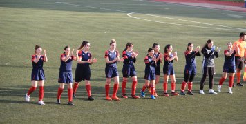 Η γυναικεία ομάδα του Ολυμπιακού Χίου/Κλασικού