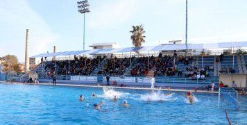 Αρκετός κόσμος βρέθηκε στο κολυμβητήριο των Χανίων, το απόγευμα του Σαββάτου για να ενισχύσει την τοπική ομάδα στην προσπάθεια που κάνει για παραμονή στην Α1 πόλο Ανδρών. Αρκετός κόσμος βρέθηκε στο κολυμβητήριο των Χανίων, το απόγευμα του Σαββάτου για να ενισχύσει την τοπική ομάδα στην προσπάθεια που κάνει για παραμονή στην Α1 πόλο Ανδρών.