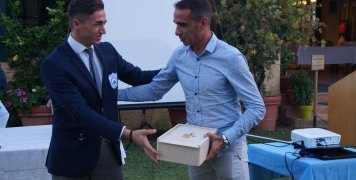 Ενα κουτί και για τον... Χριστόφορο