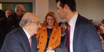 Ο Λουκάς Κτιστάκης με το δήμαρχο Χιου Μανώλη Βουρνού Ο Λουκάς Κτιστάκης με το δήμαρχο Χιου Μανώλη Βουρνού