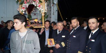 Συγκινημένος ο Πλοίαρχος και το πλήρωμα Συγκινημένος ο Πλοίαρχος και το πλήρωμα