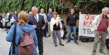 Και ο βουλευτής Χίου του ΠΑΣΟΚ, Σταύρος Μιχαηλίδης, στην Αστυνομία Χίου για συμπαράσταση των συλληφθέντων Και ο βουλευτής Χίου του ΠΑΣΟΚ, Σταύρος Μιχαηλίδης, στην Αστυνομία Χίου για συμπαράσταση των συλληφθέντων