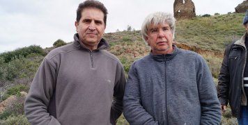 Δυναμικό παρών και από τους χιώτες μελισσοκόμους στην εθελοντική δενδροφύτευση στο Κάστρο της Βολισσού 25/2/18