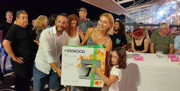 Η Ασπασία Καλφοπούλου, νικήτρια στην κατηγορία γλυκών χωρίς ζάχαρη Η Ασπασία Καλφοπούλου, νικήτρια στην κατηγορία γλυκών χωρίς ζάχαρη