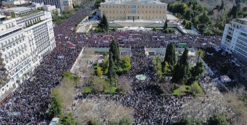 Μεγαλειώδες συλλαλητήριο στην Αθήνα για την 3η επέτειο του δυστυχήματος των Τεμπών