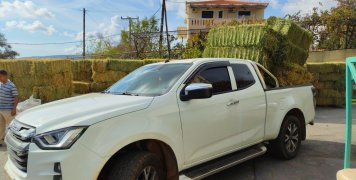 25 τόνοι τριφύλλι από την εταιρεία Κολλάκη στους κτηνοτρόφους