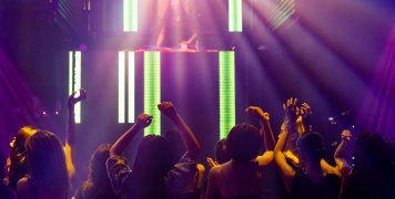 Ξενυχτώντας…