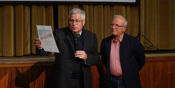 Τιμητικός έπαινος από τον ΦΟΒ στον Γιάννη Μαμουζέλο Τιμητικός έπαινος από τον ΦΟΒ στον Γιάννη Μαμουζέλο