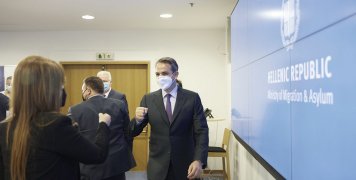 Επίσκεψη Μητσοτάκη στο υπ. Μετανάστευσης & Ασύλου Επίσκεψη Μητσοτάκη στο υπ. Μετανάστευσης & Ασύλου