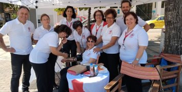 Εθελοντική δράση περιφερειακού τμήματος Χίου του Ερυθρού Σταυρού στην πλατεία της Χίου