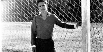 Ο Δημήτρης Φρεζούλης τερματοφύλακας στον Ηρακλή Θυμιανών, μέσα δεκαετίας του ’60.