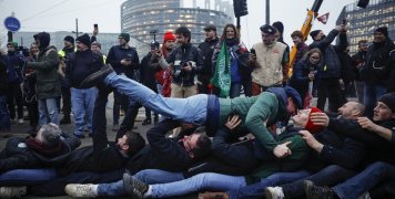 Γάλλοι διαμαρτυρόμενοι για τη συμφωνία Ε.Ε. - Μερκοσούρ