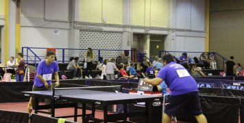 Ιωνες για χειροκρότημα