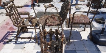 H Aegean Rebreath με την υποστήριξη της Attica Group καθαρίζουν το λιμάνι της Χίου H Aegean Rebreath με την υποστήριξη της Attica Group καθαρίζουν το λιμάνι της Χίου