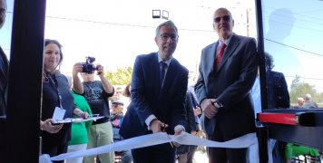 Ο sir Μενέλαος Πάγκαλος, εκτελεστικός αντιπρόεδρος BioPharmaceutical R&D στην Astra Zeneca εγκαινιάζει το Κέντρο Έρευνας της Μαστίχας