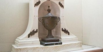 Η λάρνακα με την καρδιά του Κανάρη