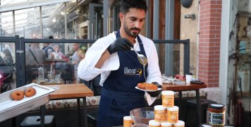 Ανάρπαστοι οι μαστιχολουκουμάδες στο Mastihashop Ανάρπαστοι οι μαστιχολουκουμάδες στο Mastihashop