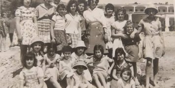 Η φωτό από μαθητική εκδρομή στον Καρφά.