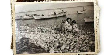 Παλιά στη θάλασσα πήγαιναν τα παιδιά για να τους ανοίξει, εκτός των άλλων, κι η όρεξη Παλιά στη θάλασσα πήγαιναν τα παιδιά για να τους ανοίξει, εκτός των άλλων, κι η όρεξη
