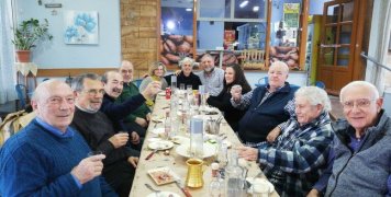 Από τότε που μας επέβαλαν τo δεύτερo απαγορευτικό κάναμε πέρα τους φίλους μας και φυσικά και εκείνοι εμάς.