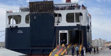 "Έξυσε" την προκυμαία Χίου το "Ν. Σάμος"