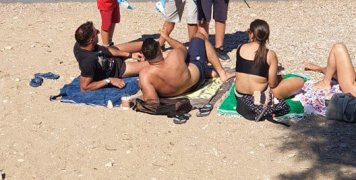 Χάρτινα τασάκια διένειμαν σε λουόμενους Πρόσκοποι του 2ου Συστήματος Ναυτοπροσκόπων Βροντάδου