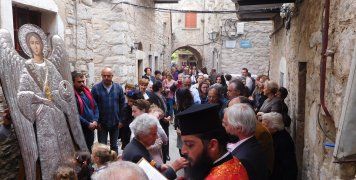 Η περιφορά της εικόνας των Ταξιαρχών στα Μεστά