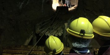 Στο «βαγονέτο» του Μεταλλευτικού Πάρκου Φωκίδας οι Πρόσκοποι του 1ου Χίου