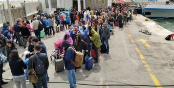 1,5 ώρα η αναμονή για του τούρκους τουρίστες στο Τελωνείο Χίου