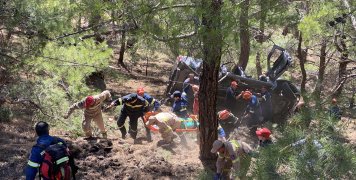 πτώση ΙΧ σε γκρεμό στη διασταύρωση του Πιτυούς προς το Γιαννάκι