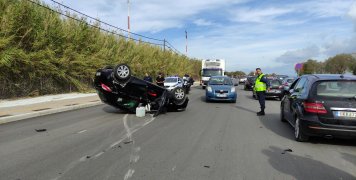 Τροχαίο χωρίς θύματα έξω από το αροδρόμιο Χίου Τροχαίο χωρίς θύματα έξω από το αροδρόμιο Χίου